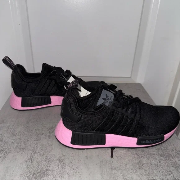 Adidas NMD_R1 Womens 6 Black/Pink - Picture 2 of 7